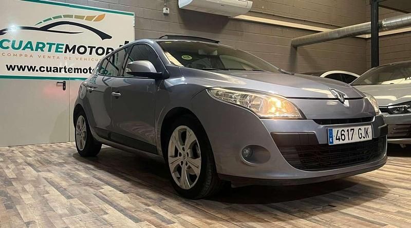 Usado Renault Mégane III Dynamique 106 CV (77 kW) 2009 Gris Utilitario