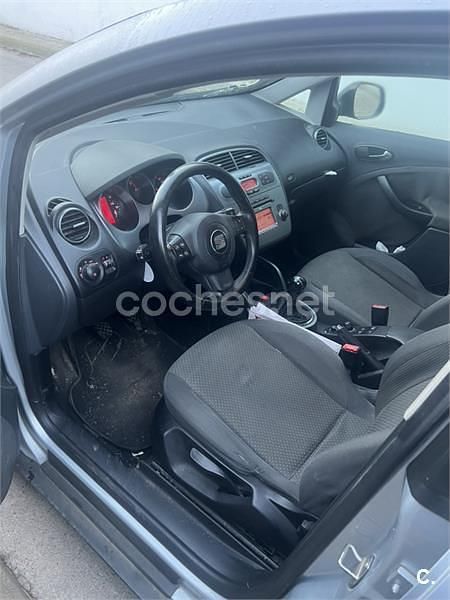 Usado Seat Altea XL Reference 105 CV (77 kW) 2007 Gris / plata Monovolumen