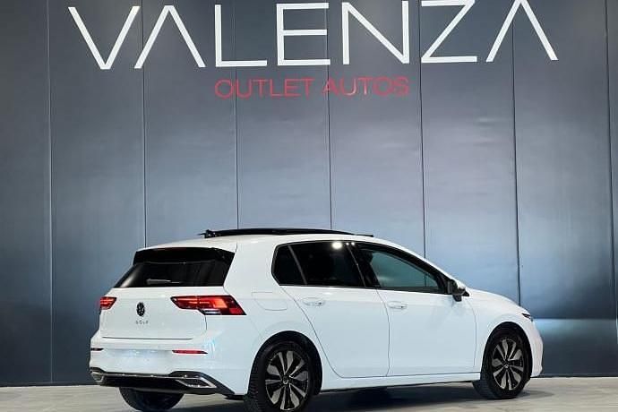 Usado VW Golf VIII 150 CV (110 kW) 2024