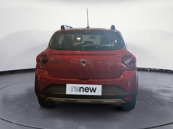 Usado Dacia Sandero Comfort 101 CV (74 kW) 2021 Rojo Berlina