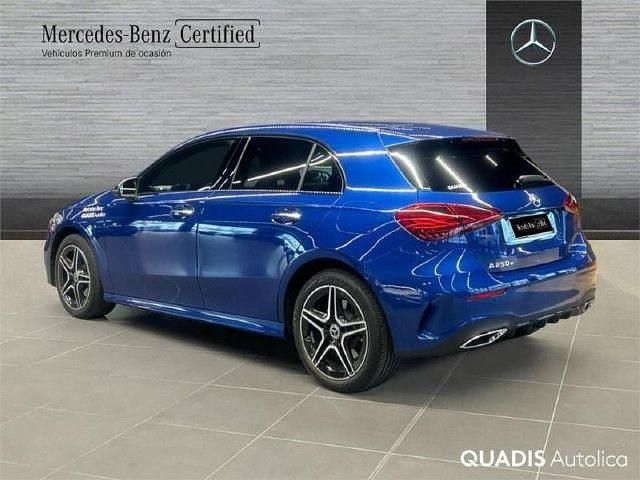 Usado Mercedes A250 218 CV (160 kW) 2025 Azul espectra