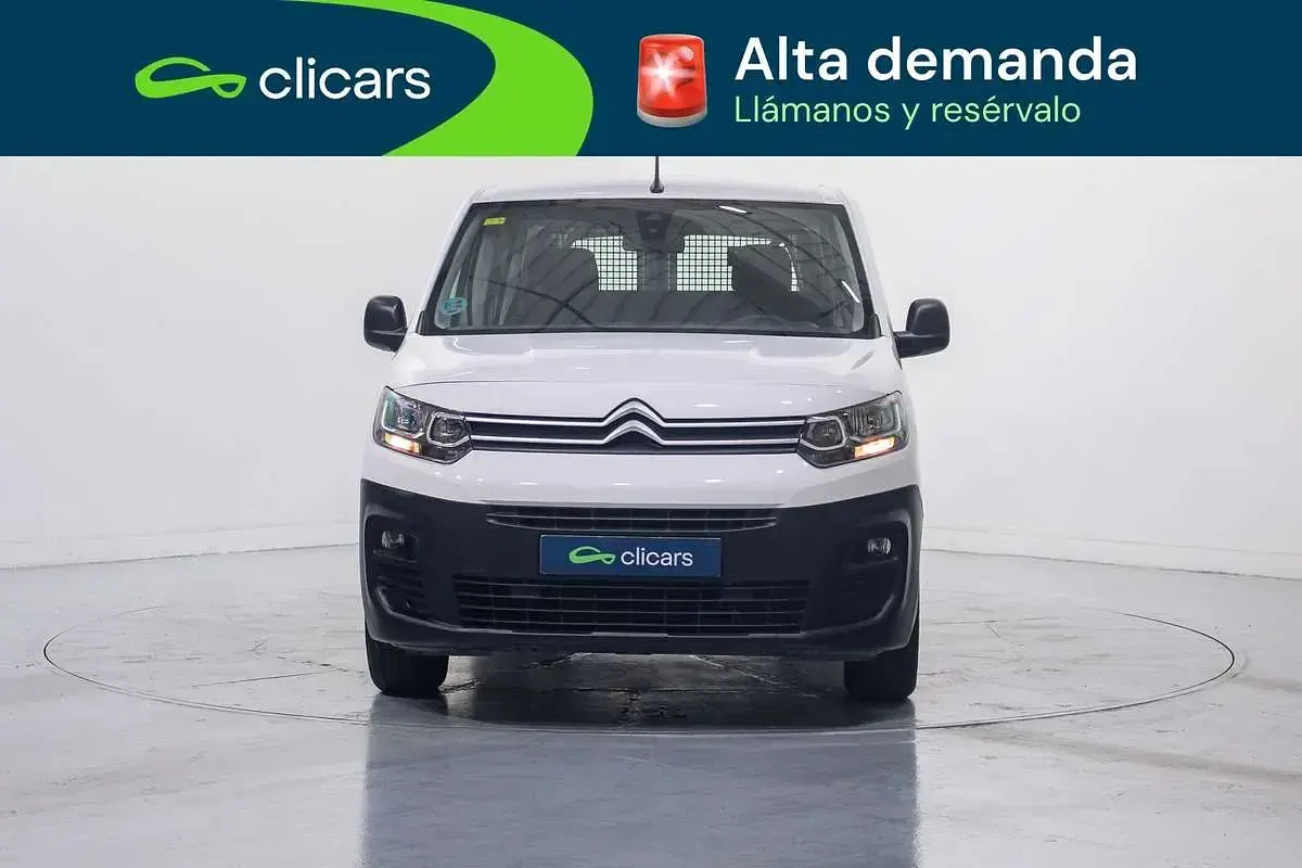 Usado Citroën Berlingo Live 102 CV (75 kW) 2022 Blanco Monovolumen