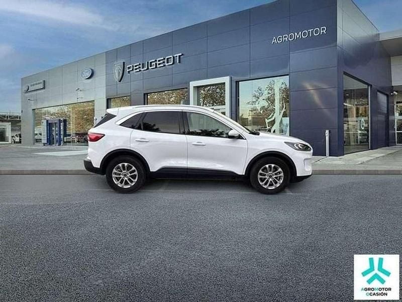 Usado Ford Kuga Titanium 150 HP (110 kW) 2023 Branco SUV