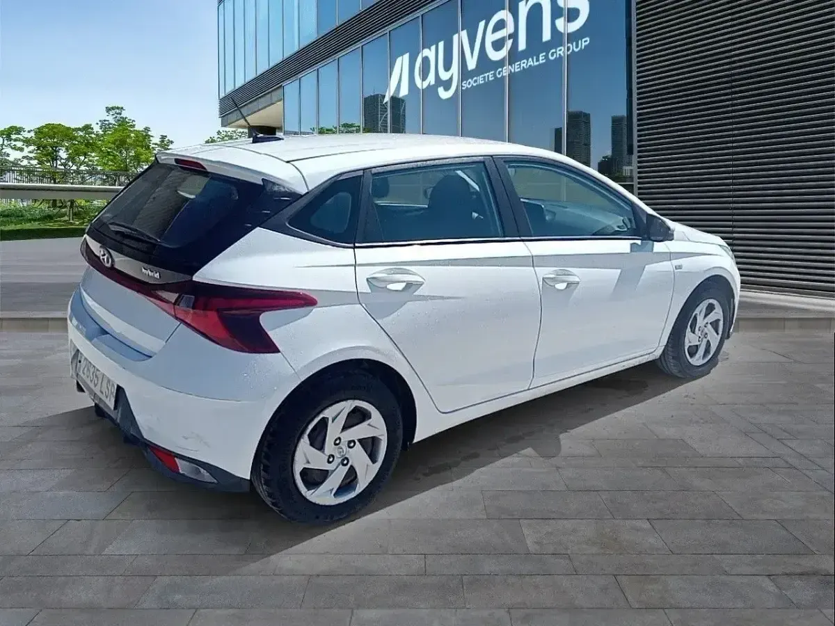 Usado Hyundai i20 101 CV (74 kW) 2021 Blanco Utilitario