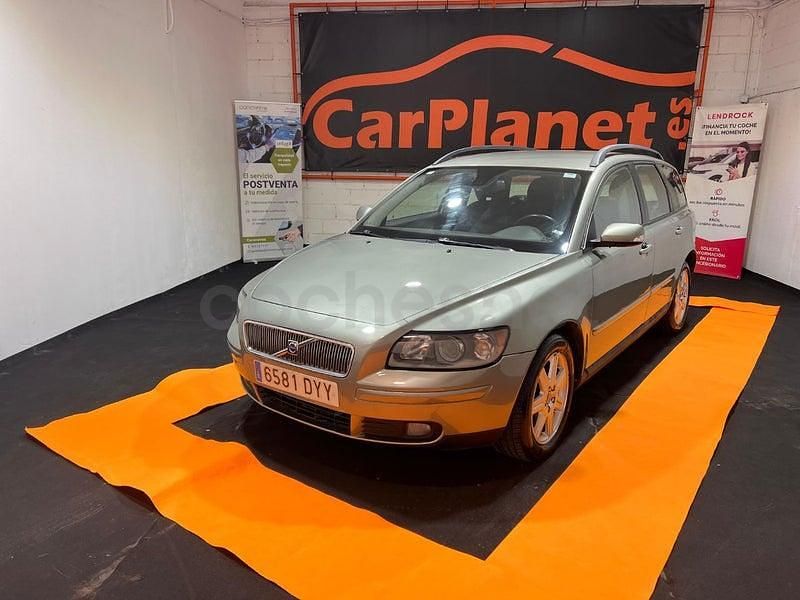Usado Volvo V50 Momentum 109 CV (80 kW) 2006 Verde Familiar