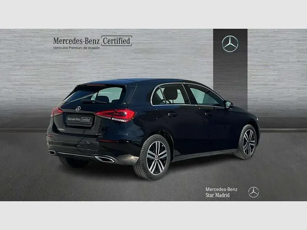 Usado Mercedes A250 218 CV (160 kW) 2020 Negro Berlina