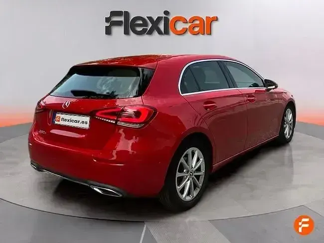 Usado Mercedes A180 116 CV (85 kW) 2020 Rojo Berlina