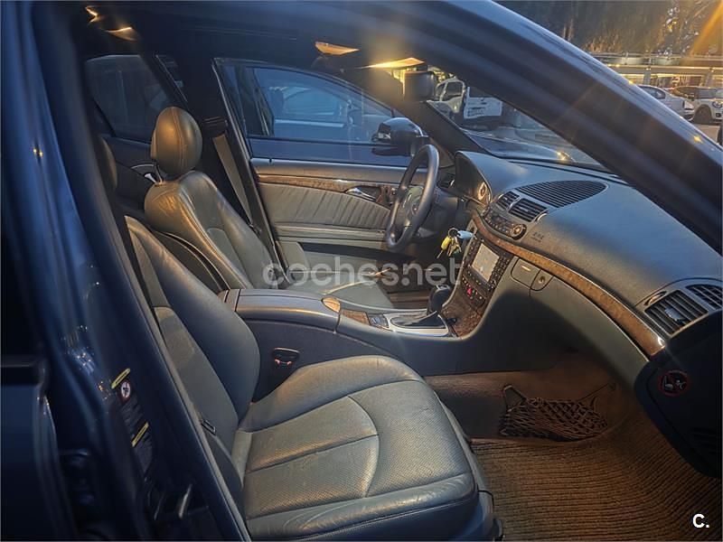 Usado Mercedes E320 Avantgarde 224 CV (164 kW) 2004 Azul Berlina