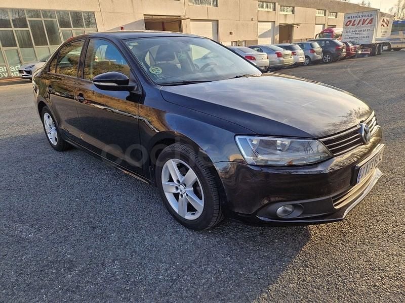 Usado VW Jetta Advance 105 CV (77 kW) 2012 Negro Berlina