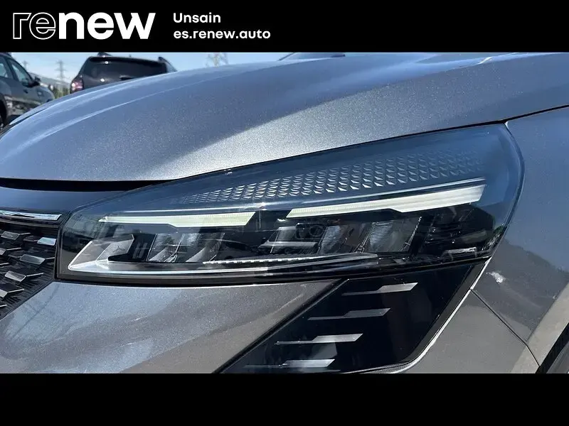 Usado Renault Clio V Techno 100 CV (73 kW) 2025 Gris Berlina
