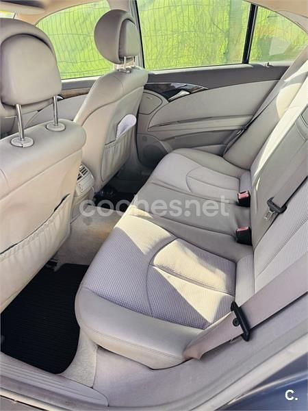 Usado Mercedes E280 Avantgarde 190 CV (139 kW) 2005 Azul Berlina