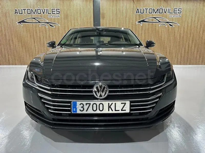 Usado VW Arteon 150 CV (110 kW) 2019 Gris / plata Utilitario