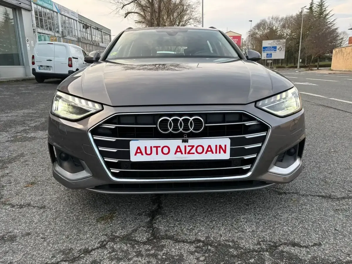Begagnad Audi A4 S-Line 163 HK (119 kW) 2022 Grå Kombi