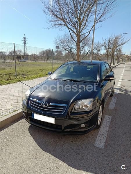 Usado Toyota Avensis Sol 129 CV (94 kW) 2006 Negro Berlina
