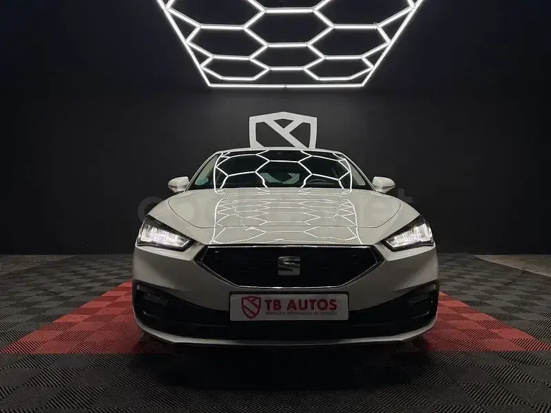 Usado Seat Leon Style 115 CV (84 kW) 2021 Blanco Berlina