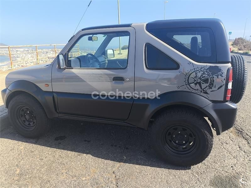 Usado Suzuki Jimny 80 CV (58 kW) 2003 Gris / plata SUV