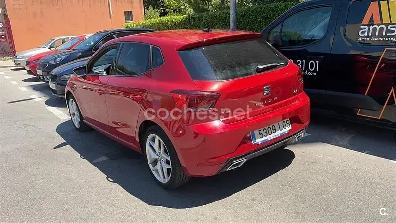 Usado Seat Ibiza XCELLENCE 90 CV (66 kW) 2020 Rojo Utilitario