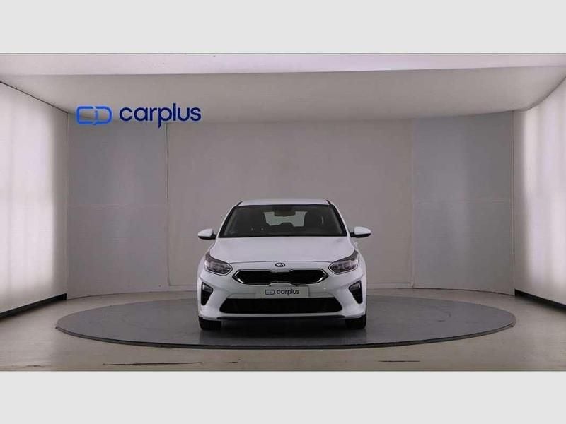 Usado Kia Ceed 136 CV (100 kW) 2021 Blanco Utilitario
