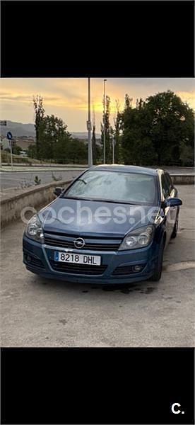 Usado Opel Astra Cosmo 150 CV (110 kW) 2005 Azul Berlina