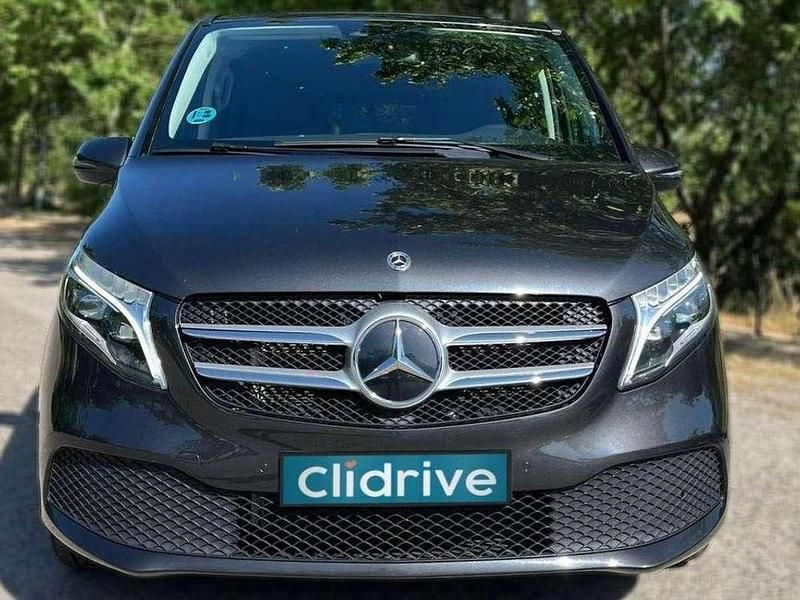 Usado Mercedes V220 Avantgarde 163 CV (119 kW) 2022 Gris Monovolumen