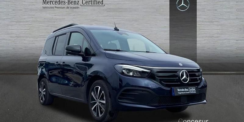 Usado Mercedes EQT200 89 kW (122 CV) 2023 Azul Monovolumen