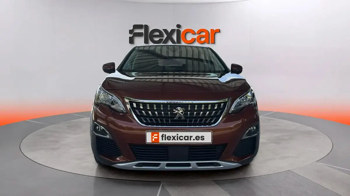 Usado Peugeot 3008 Allure 131 CV (96 kW) 2020 Marrón SUV