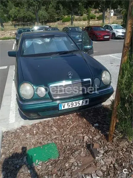 Usado Mercedes E300 Elegance 177 CV (130 kW) 1996 Verde Familiar