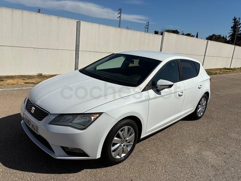 Usado Seat Leon Reference 105 CV (77 kW) 2014 Blanco Berlina