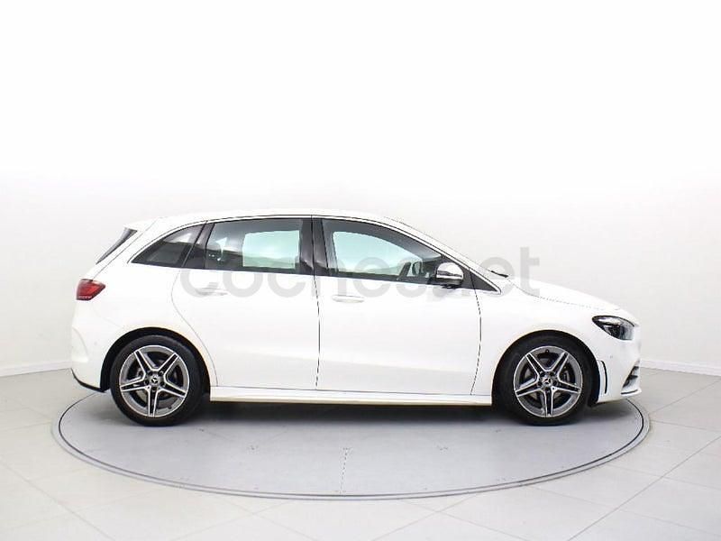 Usado Mercedes B200 AMG line 150 CV (110 kW) 2024 Blanco Monovolumen