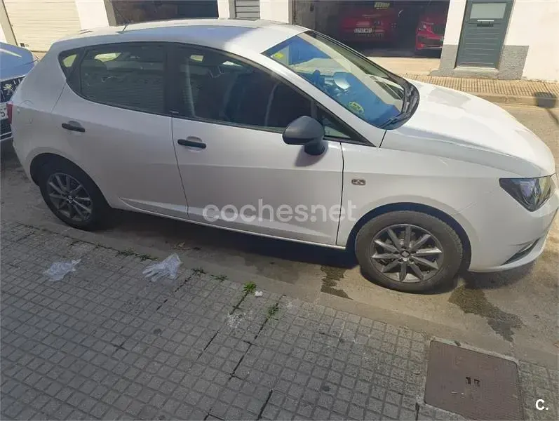 Usado Seat Ibiza I-Tech 90 CV (66 kW) 2014 Blanco Berlina