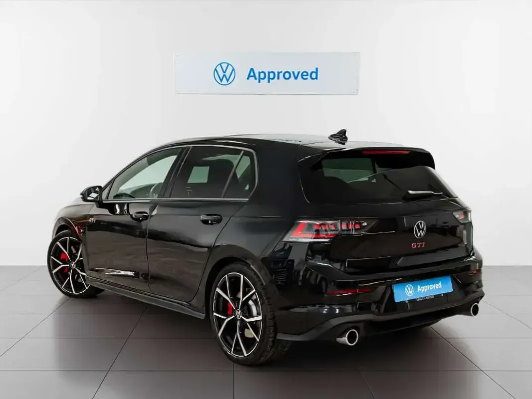 Usado VW Golf VIII GTI 265 CV (194 kW) 2025 Negro Utilitario