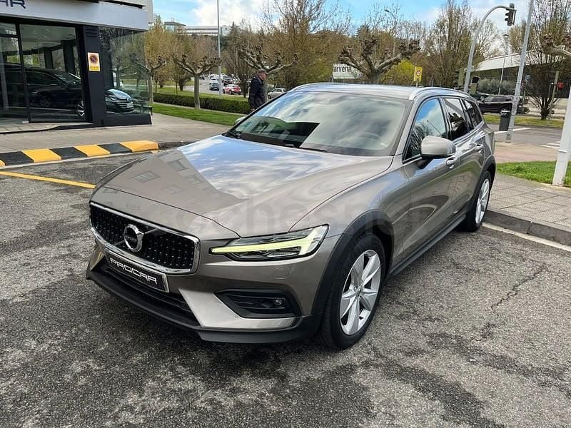 Usado Volvo V60 CC Pro 190 CV (139 kW) 2021 Beige Familiar