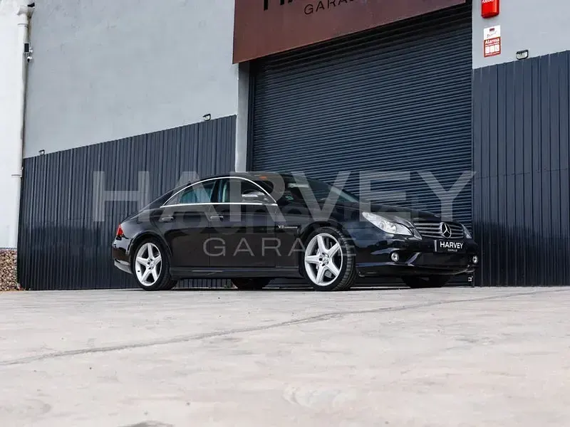 Usado Mercedes CLS55 AMG AMG 476 CV (350 kW) 2005 Negro Berlina