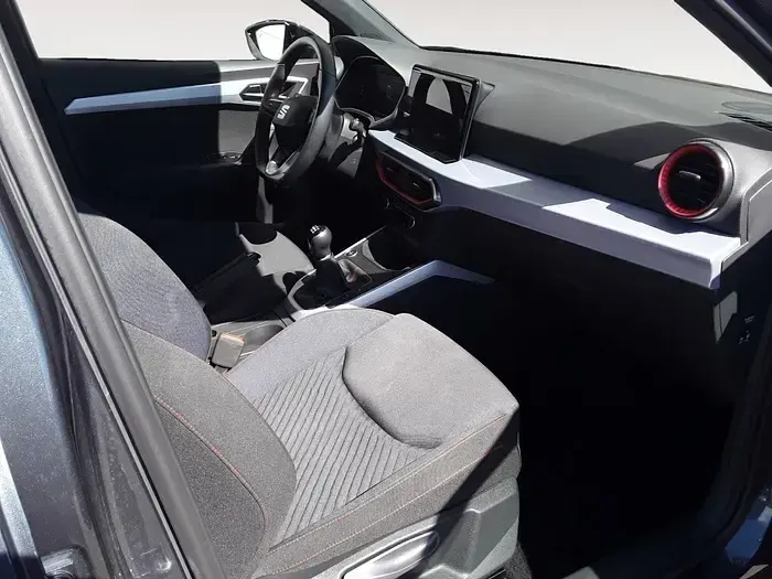 Usado Seat Arona Style 115 CV (84 kW) 2025 Gris SUV