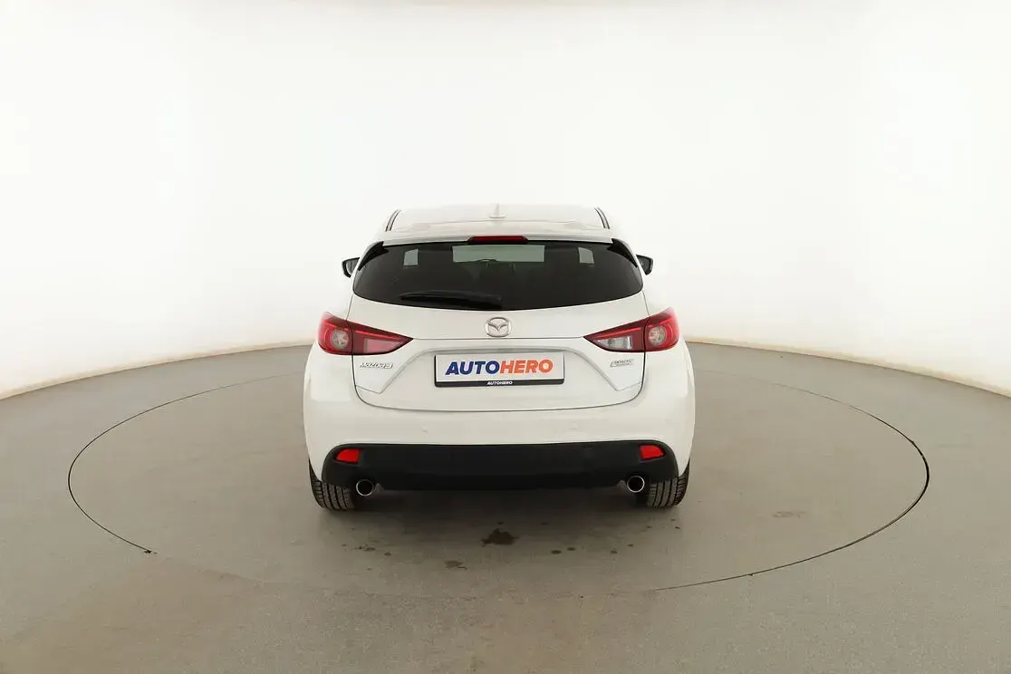 Usado Mazda 3 Style 120 CV (88 kW) 2016 Blanco Berlina