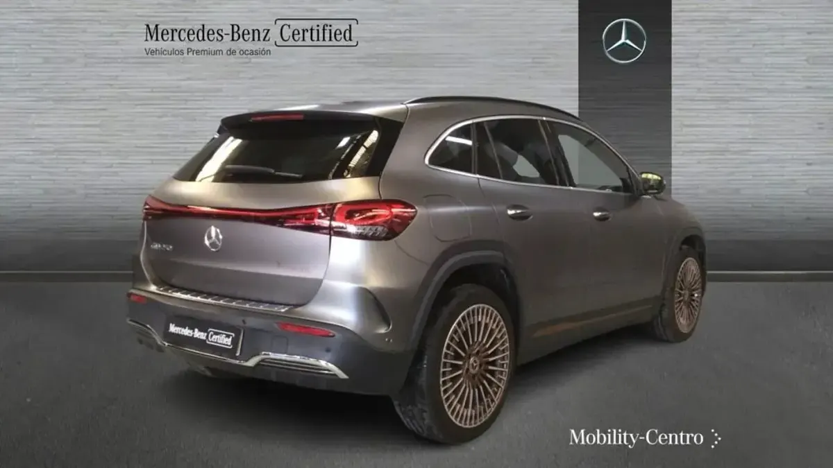 Usado Mercedes EQA250 AMG Edition 1 139 kW (190 CV) 2022 Mountaingrau magno SUV