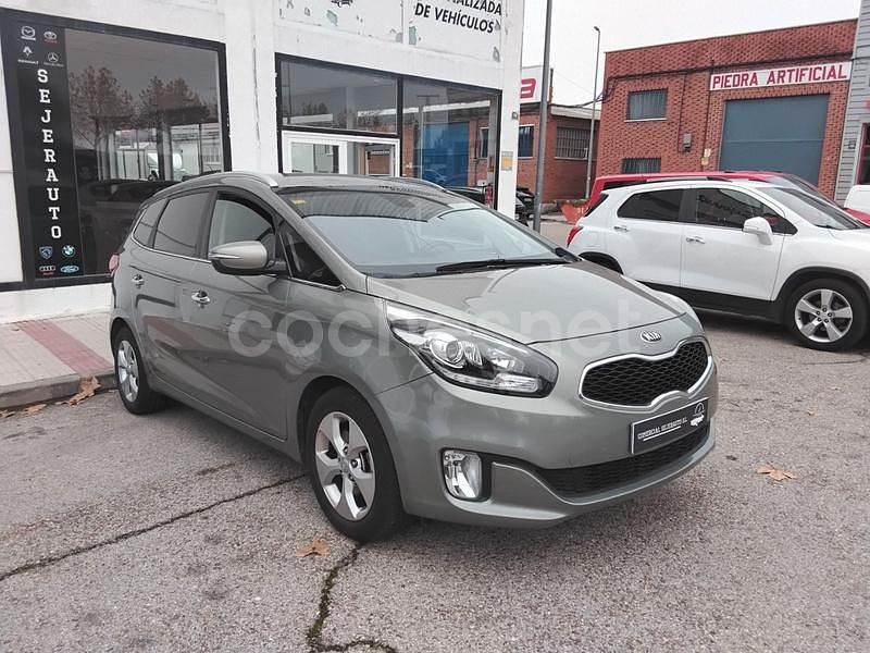 Gris / plata Usado 2015 Kia Carens Monovolumen | 11.990 € (Precio justo) - Imagen 1/4