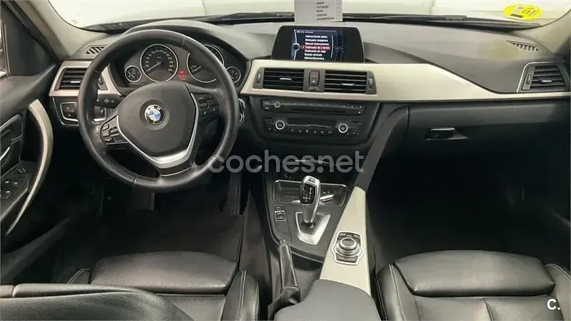Usado BMW 318 143 CV (105 kW) 2014 Gris / plata Familiar