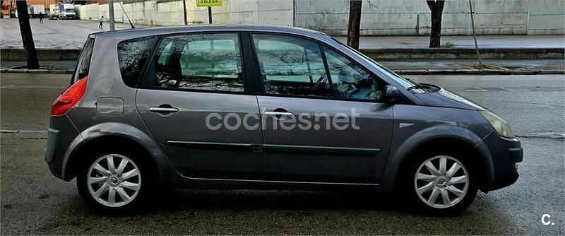 Usado Renault Scénic III Dynamique 110 CV (80 kW) 2009 Gris / plata Monovolumen