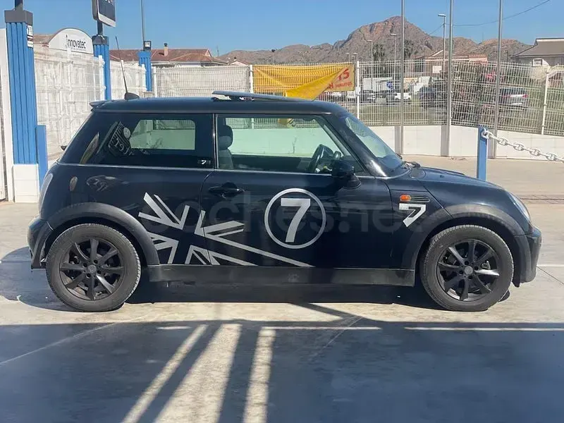 Usado Mini ONE 90 CV (66 kW) 2006 Negro Utilitario