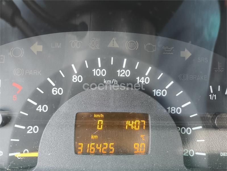 Usado Mercedes Viano 150 CV (110 kW) 2006 Gris / plata Monovolumen