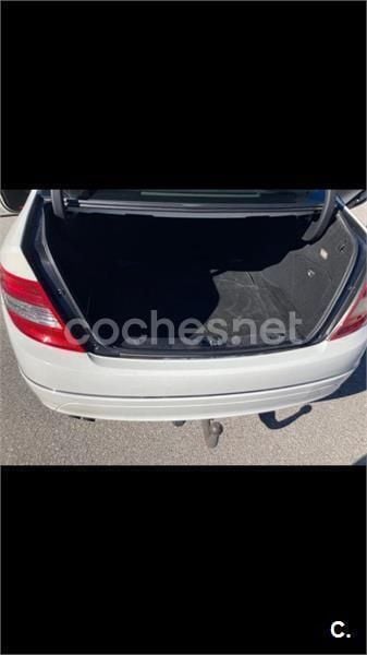 Usado Mercedes C200 Avantgarde 136 CV (100 kW) 2010 Blanco Berlina
