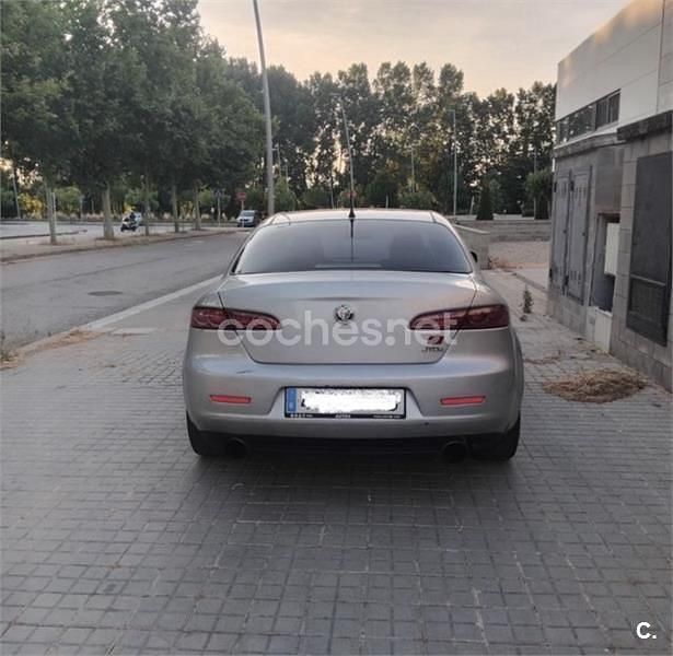 Usado Alfa Romeo 159 Distinctive 120 CV (88 kW) 2006 Gris / plata Berlina