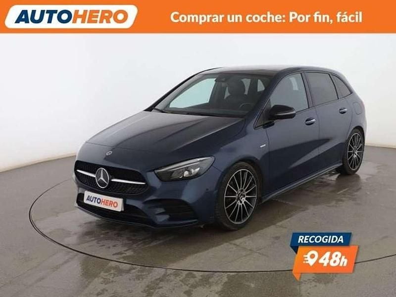Usado Mercedes B180 AMG line 136 CV (100 kW) 2021 Azul Monovolumen