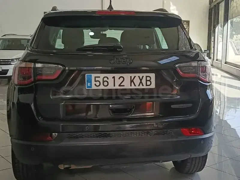 Usado Jeep Compass Night Eagle 120 CV (88 kW) 2019 Negro SUV