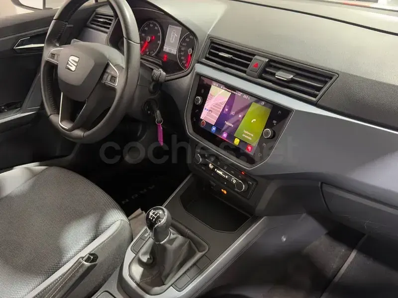 Usado Seat Arona Style Plus 110 CV (80 kW) 2021 Blanco SUV