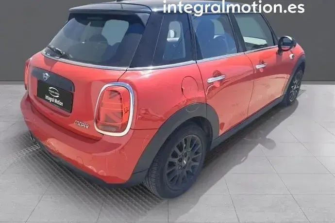 Usado Mini Cooper 136 CV (100 kW) 2019 Rojo Utilitario