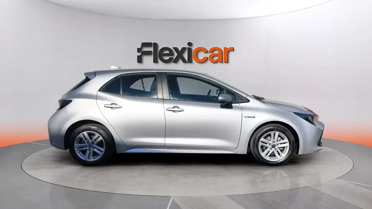 Usado Toyota Corolla Active 122 CV (89 kW) 2021 Gris Berlina