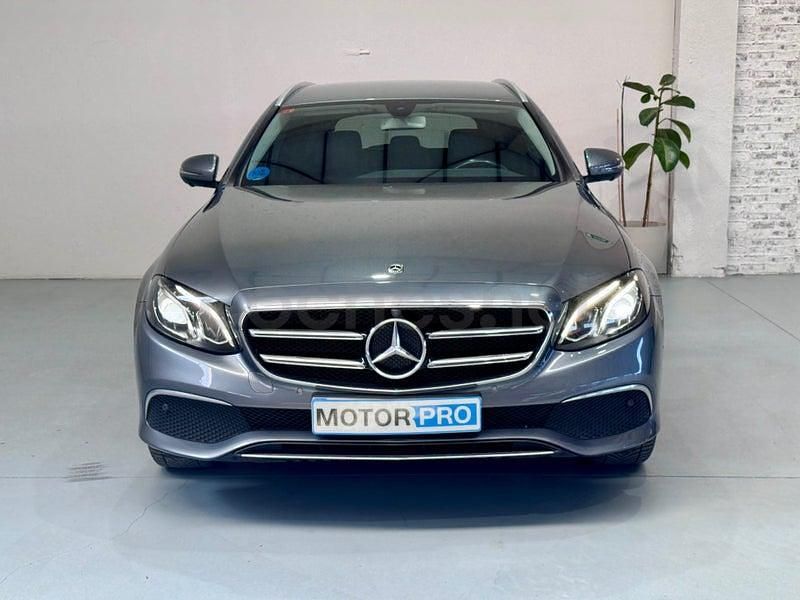 Usado Mercedes E300 306 CV (225 kW) 2019 Gris / plata Familiar