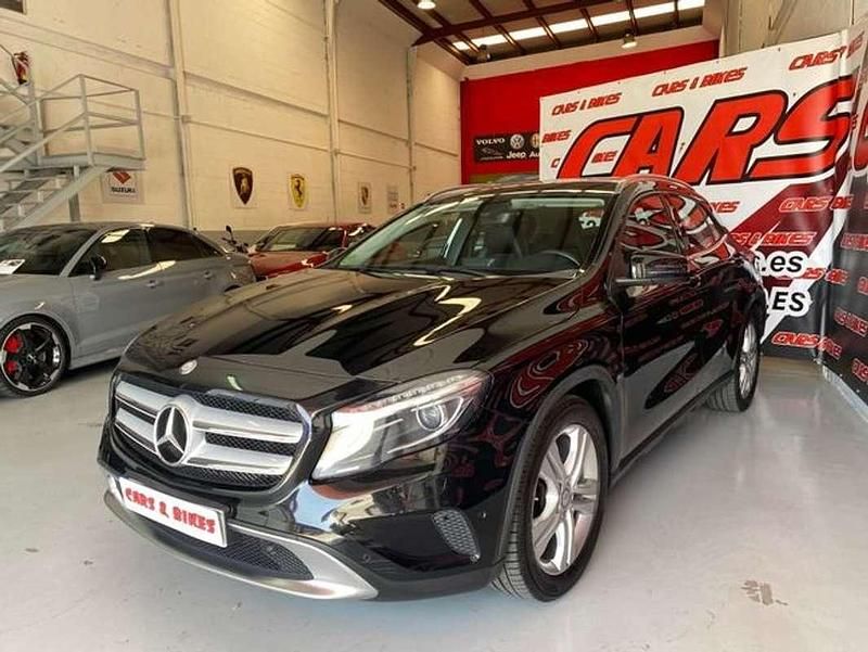 Usado Mercedes GLA200 Urban 156 CV (114 kW) 2015 Negro SUV